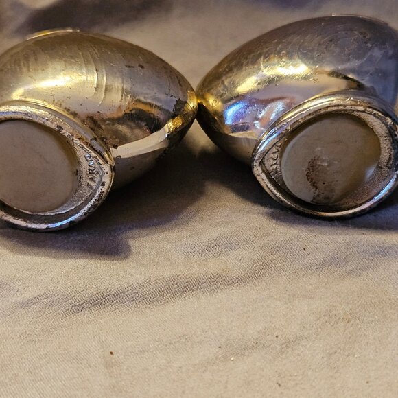 Clam Shell Shaker Set (item#3137) - Picture 5 of 6